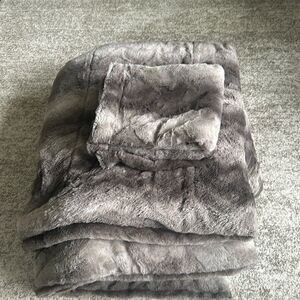Madison Park Brown Faux Fur King Bedding Set